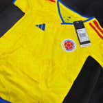 Camiseta 1.1 de la selección Colombia + CAJA