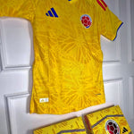 Camiseta 1.1 de la selección Colombia + CAJA